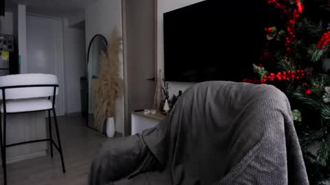 emyconneer online show from December 2024 09:34:01 PM