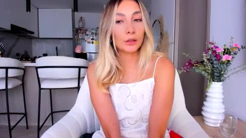 emyconneer online show from January 2025 09:36:01 PM