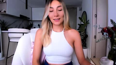 emyconneer online show from February 2025 03:05:02 PM