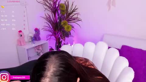 Emily online show from November 2025 02:43:02 PM