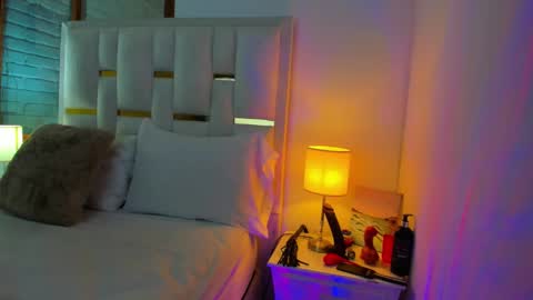 EMYLY  online show from January 2025 04:46:02 PM