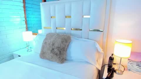 EMYLY  online show from January 2025 10:27:02 PM