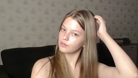 EmySway online show from December 2024 09:43:02 PM