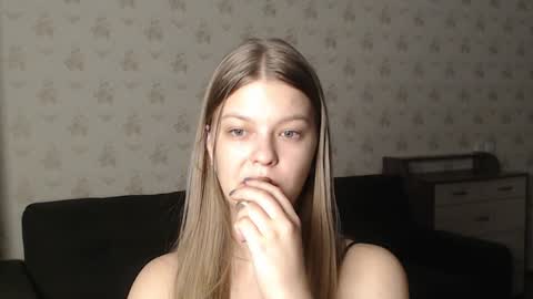 EmySway online show from December 2024 11:19:02 AM