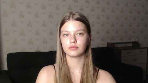 EmySway online show from December 2024 09:30:01 PM