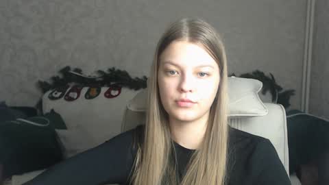 EmySway online show from January 2025 09:14:02 PM