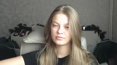 EmySway online show from January 2025 08:47:01 PM