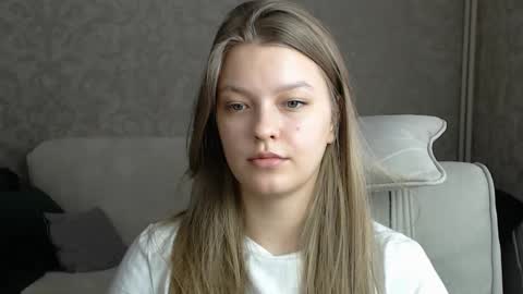 EmySway online show from February 2025 04:15:01 AM