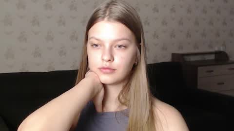 EmySway online show from February 2025 06:01:02 PM