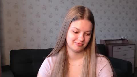 EmySway online show from September 2025 04:47:02 AM