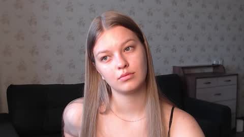 EmySway online show from October 2025 07:07:01 AM