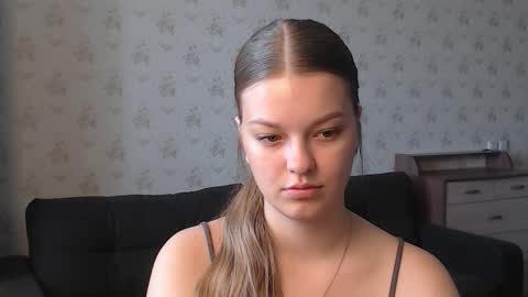 EmySway online show from October 2025 05:19:02 AM