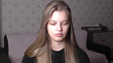 EmySway online show from December 2025 11:37:01 AM