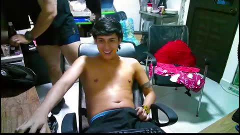 Snapshot of enaxxxion chatting on September 2025 12:05:01 PM andres online show from September 2025 12:05:01 PM