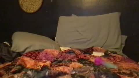 Snapshot of enbythrob chatting on February 2026 04:39:01 AM enbythrob online show from February 2026 04:39:01 AM