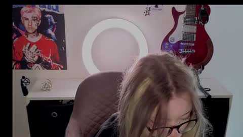 Snapshot of endicawilde chatting on July 2026 06:27:01 AM Endica online show from July 2026 06:27:01 AM