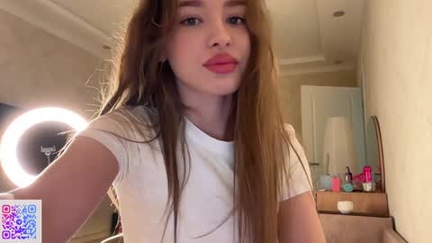 Mia online show from September 2025 11:37:01 PM