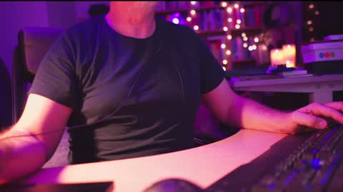 Snapshot of energybra chatting on December 2024 10:03:02 PM uk online show from December 2024 10:03:02 PM