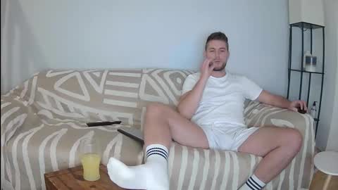 Snapshot of englishladxxx chatting on May 2026 10:59:01 PM Englishladxxx online show from May 2026 10:59:01 PM