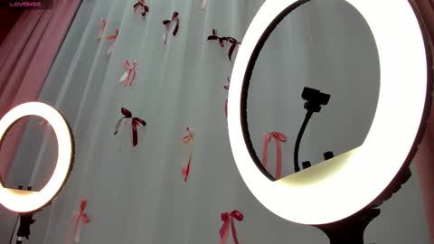 Ella  online show from March 2026 01:07:02 AM