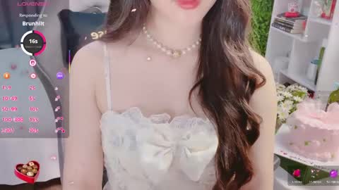 Snapshot of enmilia chatting on May 2026 05:56:02 AM Enmilia online show from May 2026 05:56:02 AM