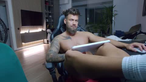 Erik online show from January 2025 10:19:01 PM