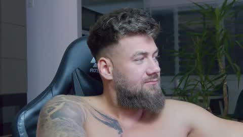 Erik online show from January 2025 10:26:02 PM