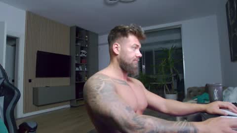 Erik online show from February 2025 10:58:01 PM