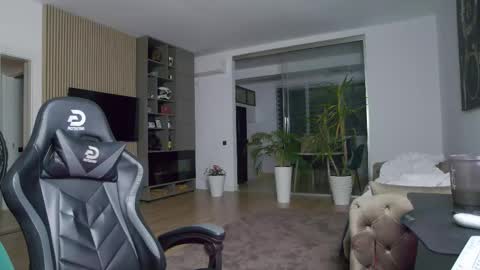 Erik online show from March 2025 08:05:01 PM