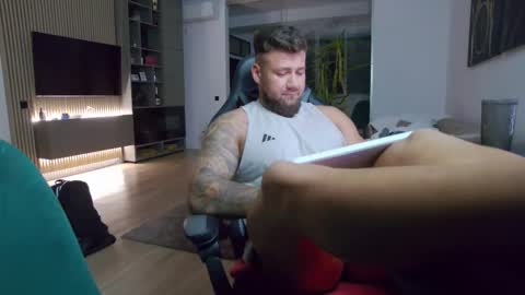 Erik online show from September 2025 08:20:02 PM