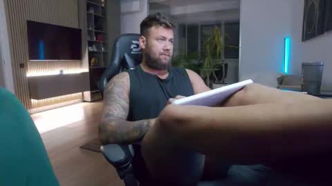 Erik online show from October 2025 05:13:02 PM