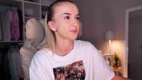 entya online show from October 2025 04:02:01 AM