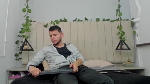 ENZO online show from November 2025 02:49:02 PM