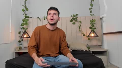 ENZO online show from November 2025 02:39:01 PM