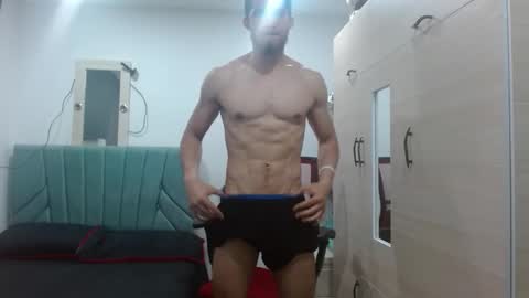 enzo_savage online show from October 2025 06:12:01 PM