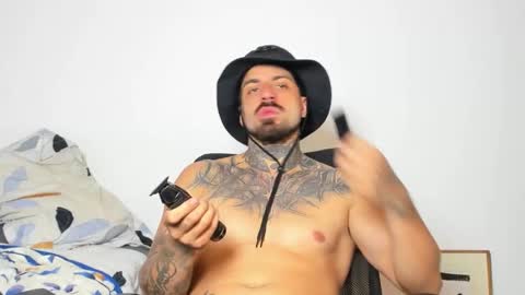 Enzo Aren online show from October 2025 01:06:01 AM