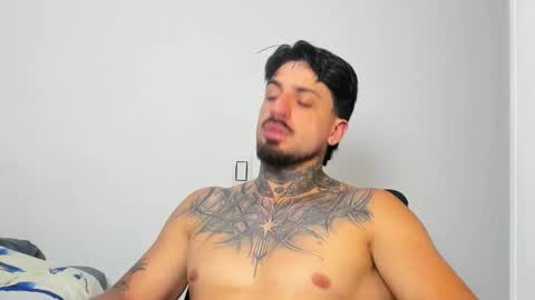 Enzo Aren online show from November 2025 12:00:01 AM