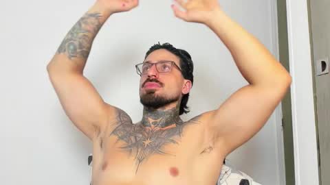 Enzo Aren online show from November 2025 06:32:01 PM