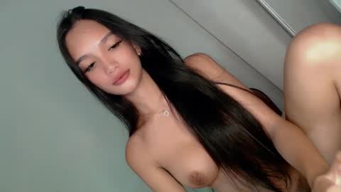 Elisa online show from January 2025 10:45:01 PM