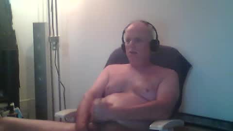 Snapshot of eric204 chatting on July 2026 04:30:02 AM Eric online show from July 2026 04:30:02 AM