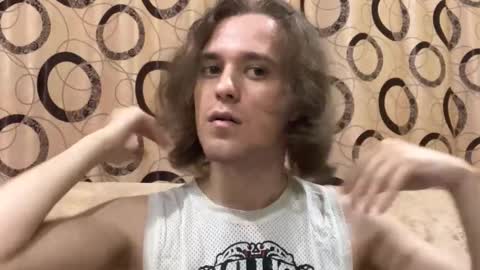 Snapshot of eric_blond chatting on October 2025 06:52:02 PM Eric online show from October 2025 06:52:02 PM