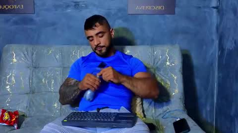 Brayan online show from September 2025 12:04:01 AM