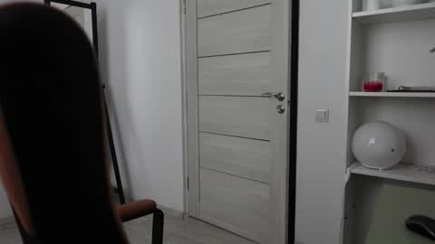    online show from October 2025 07:25:01 AM