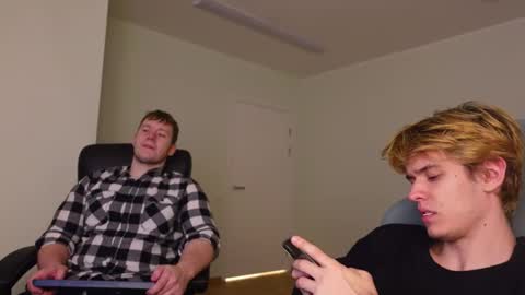    online show from November 2025 06:18:01 PM