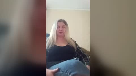 Snapshot of erica_thompson chatting on June 2026 02:27:02 PM Erica online show from June 2026 02:27:02 PM