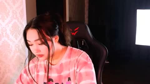 Erica Wayne online show from November 2025 10:26:02 AM