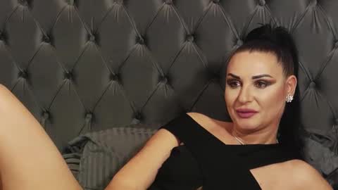 Erica online show from February 2025 10:04:02 PM