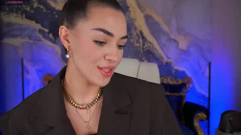 Erica online show from October 2025 07:04:02 AM