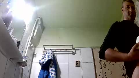 Snapshot of ericboy32 chatting on January 2025 04:48:02 AM eric online show from January 2025 04:48:02 AM