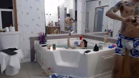 Snapshot of erick_martinezz chatting on December 2025 03:05:01 AM erick online show from December 2025 03:05:01 AM